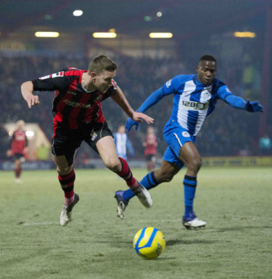 Roger brilla y Wigan avanza en la FA Cup.