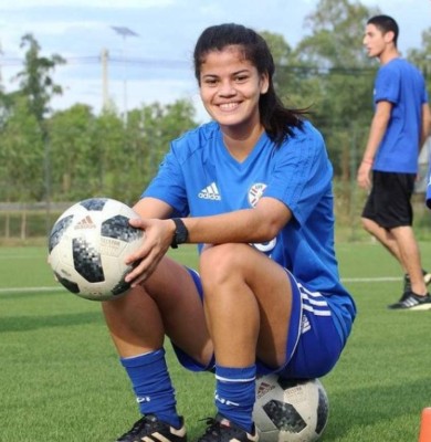 Machismo: El premio a una jugadora paraguaya que causa indignación y su inesperada reacción