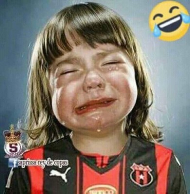 ¡Memes para morir de risa! Jonathan McDonald fue héroe y villano del clásico tico