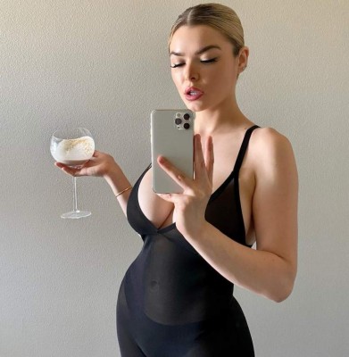 La conoció en un club de striptease: Así es Anna Monroe, la nueva novia de Floyd Mayweather&nbsp;&nbsp;