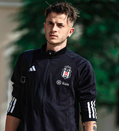 Se abrió una cuenta de Tinder y su club de toda la vida lo despide: ¿Qué tenía en el perfil?