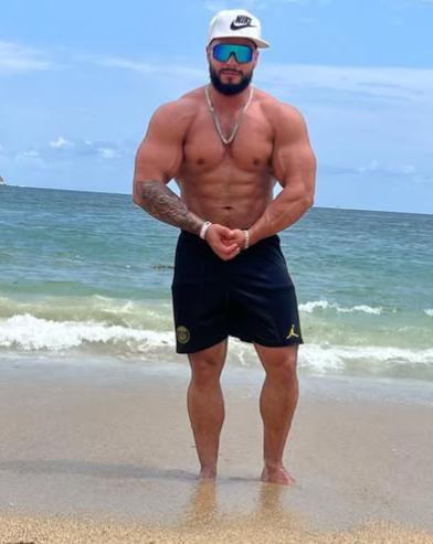 Conmoción en el fisicoculturismo: lo hallaron muerto en el baño de un bar con disparos en su cuerpo