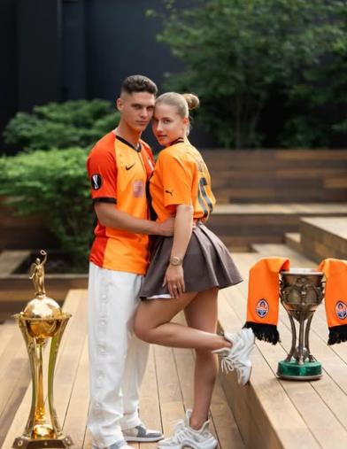 Rusia bombardeó la casa del nuevo '10' del Benfica: su novia embarazada y su pequeña hija estaban adentro
