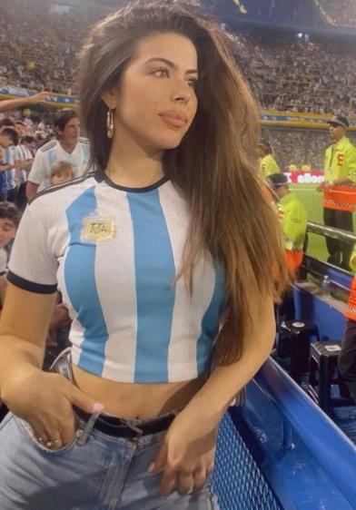 La exprofesora de Julián y Endrick agitó las redes sociales con su anuncio: “Confesiones nunca antes contadas”