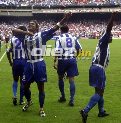 ¡Que se repita! Las fotos que no habías visto del triunfo de Honduras ante EUA en 2001