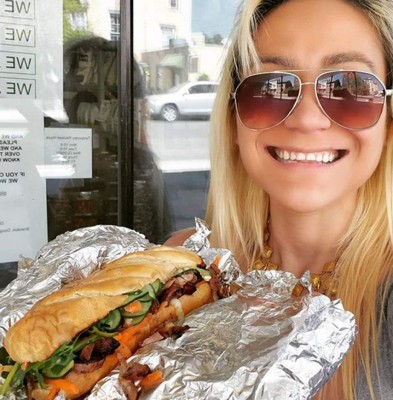 Se devoró 48 en 10 minutos: ¿Quién es? la mujer con el récord mundial de más hot dogs comidos&nbsp;&nbsp;