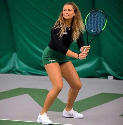 ¿De dónde salió? Klara Mrcela, la infartante tenista de la que todos hablan en Estados Unidos