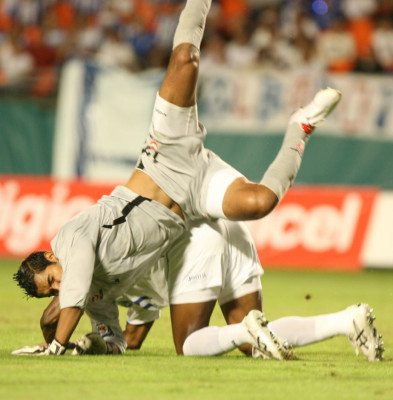 Honduras 1 vr Perú 2, en Miami el 18 de Noviembre 2009.