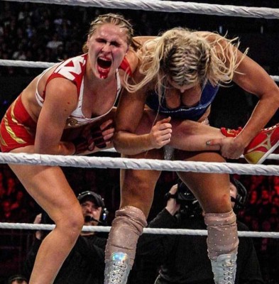 Ronda Rousey muestra sus impactantes lesiones tras la paliza en la WWE