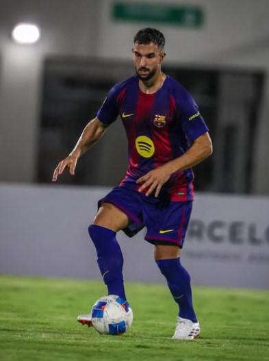 Guardiola lo hizo debutar, ganó la Champions con Messi y se retira tras no encontrar equipo: Ya se acabó