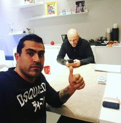 El verdadero presente de Nery Castillo: no trabaja como pesquero y así se gana la vida en Grecia a sus 37 años