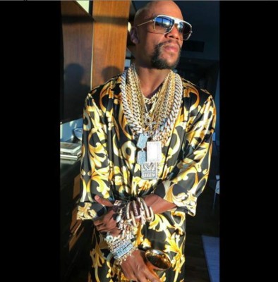 Los extravagantes lujos de Mayweather en la cuarentena: Dulceria en casa y cuenta su dinero