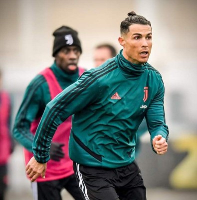 Juventus regresa a los trabajos y Cristiano Ronaldo sorprende con su nuevo look