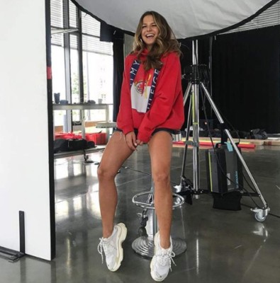 ¡Bella! La mujer de Robert Lewandoski se roba las miradas en el Oktoberfest