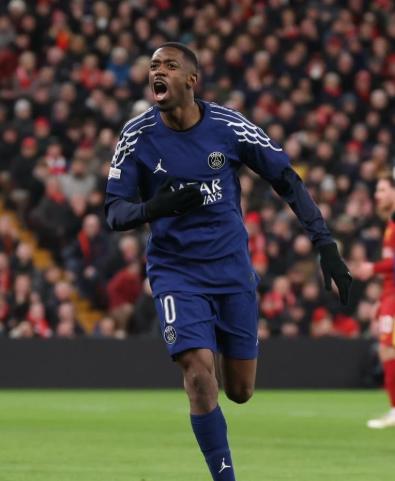 Dembélé rechazó la millonaria propuesta del PSG: el salario que está pidiendo para quedarse en el club