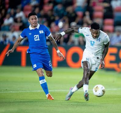 Honduras desploma a El Salvador, se limpia un poco la cara y luchará por clasificar a cuartos de Copa Oro