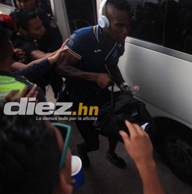 'Choco' Lozano billó más que Rubilio Castillo en el primer duelo de la final