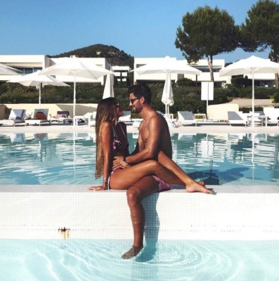 Los grandes futbolistas que están esperando con su bellas mujeres un hijo