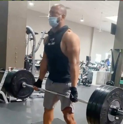 La increíble transformación física de 'Muma' Bernárdez tras retirarse del fútbol y pasarse al fitness