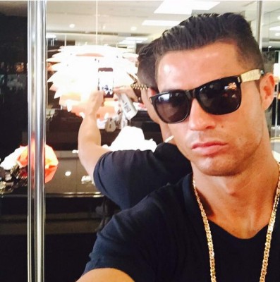 FOTOS: Así ha hecho Cristiano Ronaldo del Selfie una moda mundial