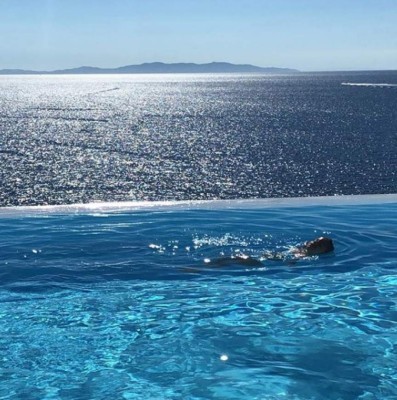 Daniella Semaan deslumbra junto con Antonela Rocuzzo en sus vacaciones en Grecia