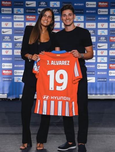 El motivo extradeportivo por el que Julián no vuelve a la Premier: Solo su esposa...