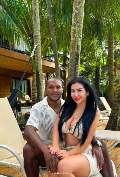Jugador extranjero de la Liga Nacional se fue de vacaciones a Roatán y su novia deslumbró en la playa
