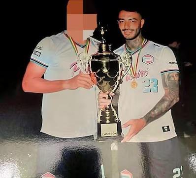 Capturan a uno de los narco-futbolistas más buscados por la DEA: polémica imágen con Pablo Escobar y los lujos que tenía