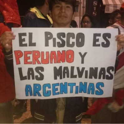 ¡DE LOCOS! Peruanos se toman las calles de Buenos Aires, Argentina y preparan carnaval