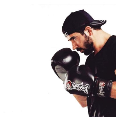 Boxeador mata a su novia clavándole un cuchillo en el pecho y después deja un mensaje