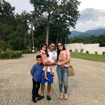 Las vacaciones en Dubái de Virginia Varela, la bella esposa de Emilio Izaguirre