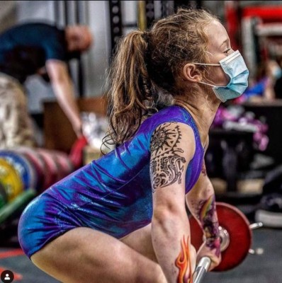 Así es la niña de siete años que se convirtió en la más fuerte del mundo al levantar 80 kg