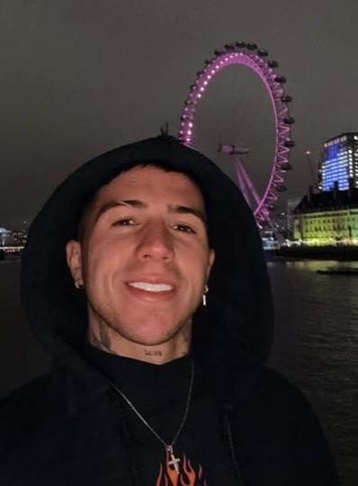 Así es la preciosa rubia de ojos azules que habría enamorado a un campeón del mundo: “Me encanta, es hermosa”