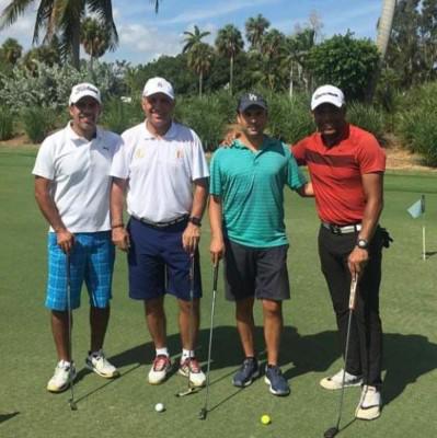 Carlos Pavón, Hristo Stoichkov y Donald Trump se la pasan de maravilla en un mano a mano jugando al golf