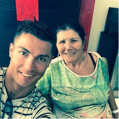 FOTOS: Así ha hecho Cristiano Ronaldo del Selfie una moda mundial
