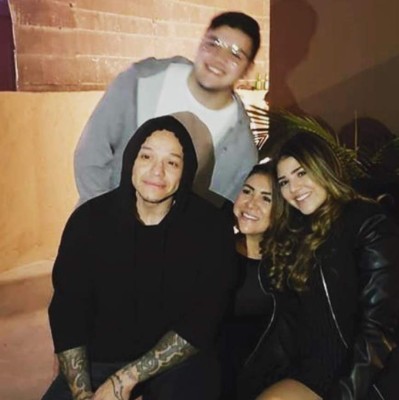 Sin máscara: Rey Mysterio muestra su cara oculta por amor y sorprende a los fanáticos de la WWE