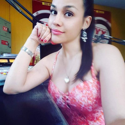 ¡UN ESPECTÁCULO! Así es Natalia Villars, la bomba sexy de la radio en Honduras