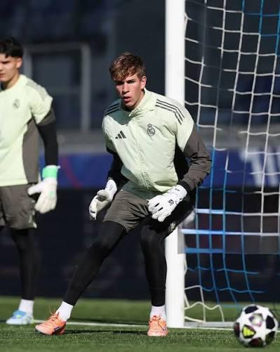 Huyó de la guerra, tuvo que dejar a su mamá y Mourinho lo convoca en el Madrid