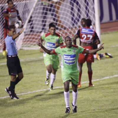 ¡Dos de 39! Jugadores que ficharon con 34 años o más para un grande de Honduras en las últimas décadas