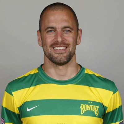 Los futbolistas que creíste que ya estaban retirados, pero siguen activos en ligas exóticas