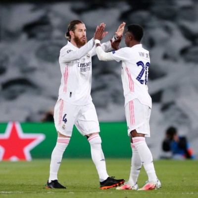 Sergio Ramos se robó las cámaras: El significado del extraño festejo con Lucas Vázquez y su frustración en el fallo de Vinicus
