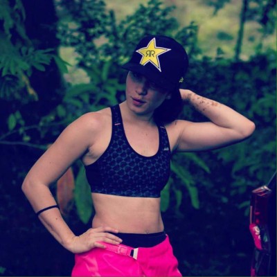 Pamela Guzmán, la tica que acelera a fondo motores y corazones