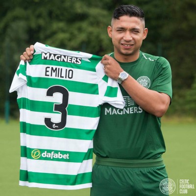 ¡Entre grandes! Emilio Izaguirre es escogido en el 11 histórico del Celtic de Escocia