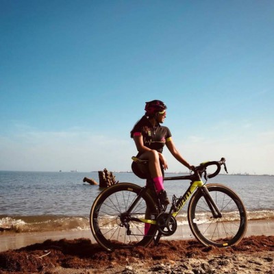 Alexandra Cruz, la hermosa ciclista hondureña que motivó a Tabaré Alonso a visitar San Pedro Sula