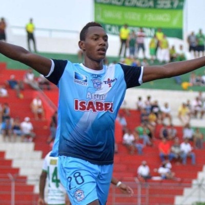 Fichajes: Gullit Peña es esperado como estrella en El Salvador; Lavolpe es candidato en el Herediano