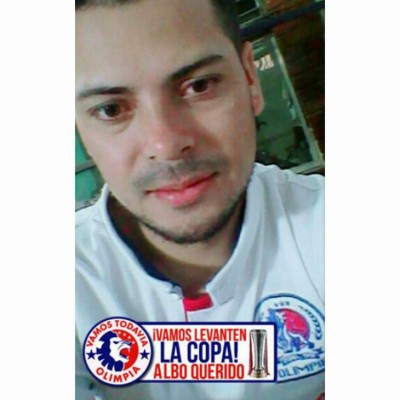 Ellos son los aficionados que desde temprano se pusieron la camisa del Olimpia