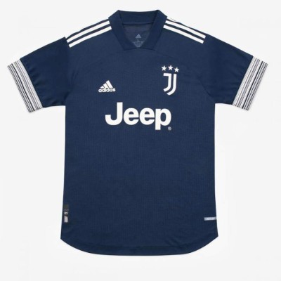 Cristiano Ronaldo presenta la segunda camiseta de la Juventus para la temporada 2020/21&nbsp;&nbsp;