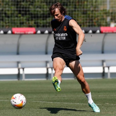 El brutal cambio físico de Modric con 35 años: El croata del Madrid publica dos fotos y soprende