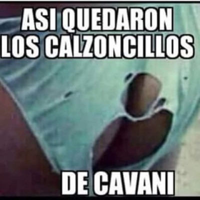 Los memes que dejó el dedazo de Jara a Cavani en el Chile-Uruguay