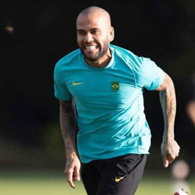 ''Real Madrid rechazó a Dani Alves por mí, pero yo terminé en el alcohol; no era capaz de beber una sola cerveza''